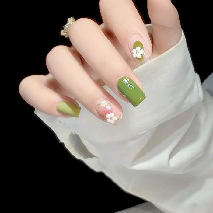 z7779545974028 9448b48fbe13371f74472d9bfa59d056 - Best Nail Salon 27408